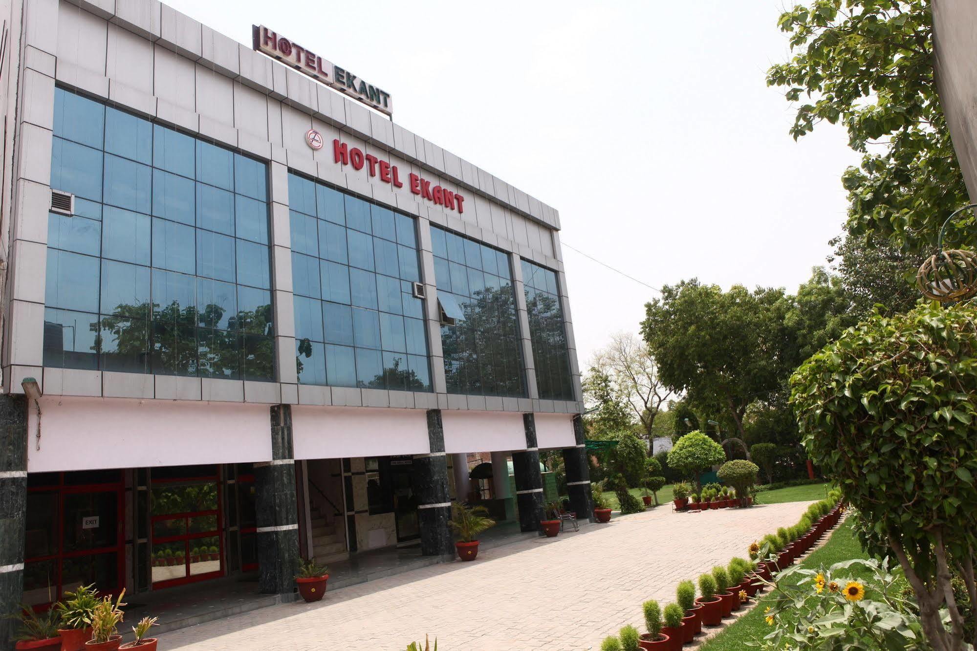 Hotel Ekant Faridabad Eksteriør bilde